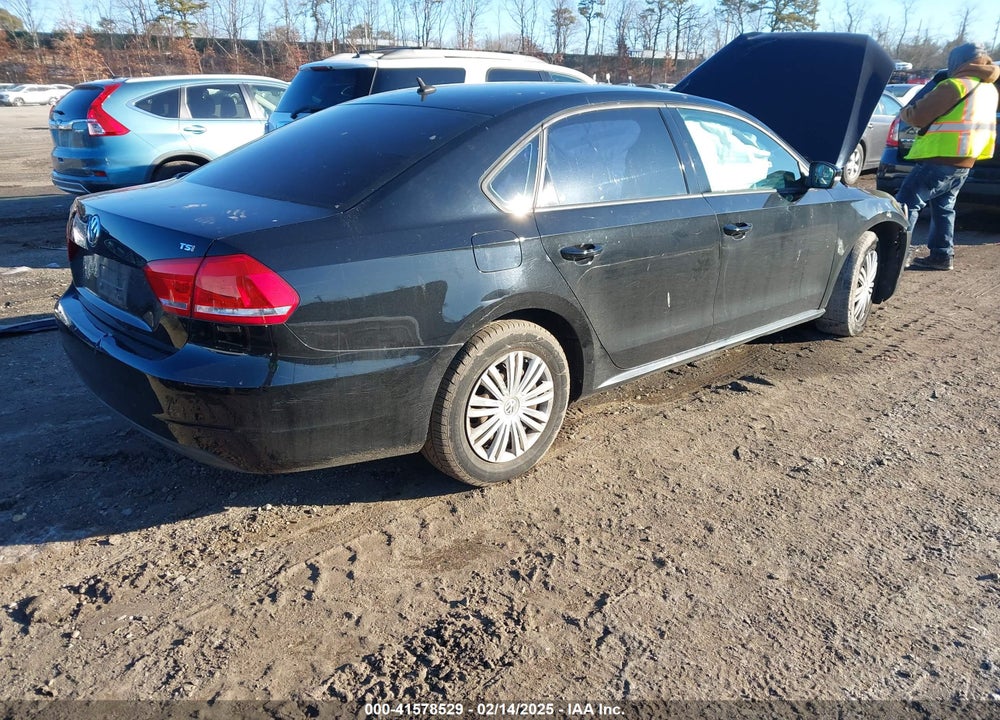 2015 VOLKSWAGEN PASSAT VIN: 1VWAT7A34FC044696