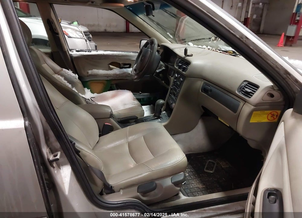 1998 VOLVO V70 GLT VIN: YV1LW5671W2510538