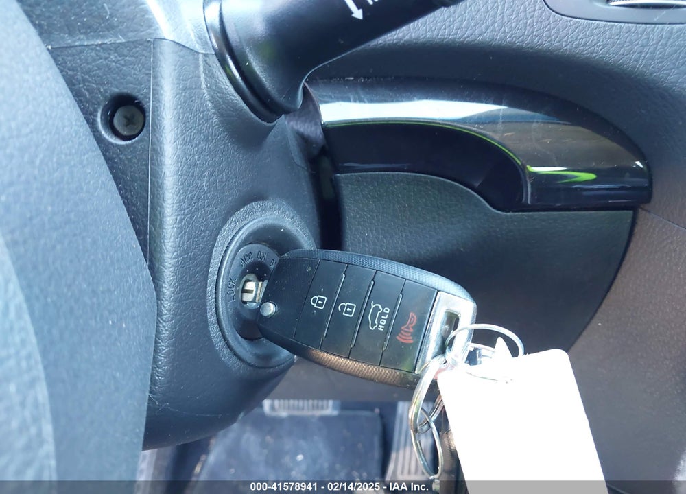 2015 KIA SORENTO LX V6 VIN: 5XYKT4A75FG574292