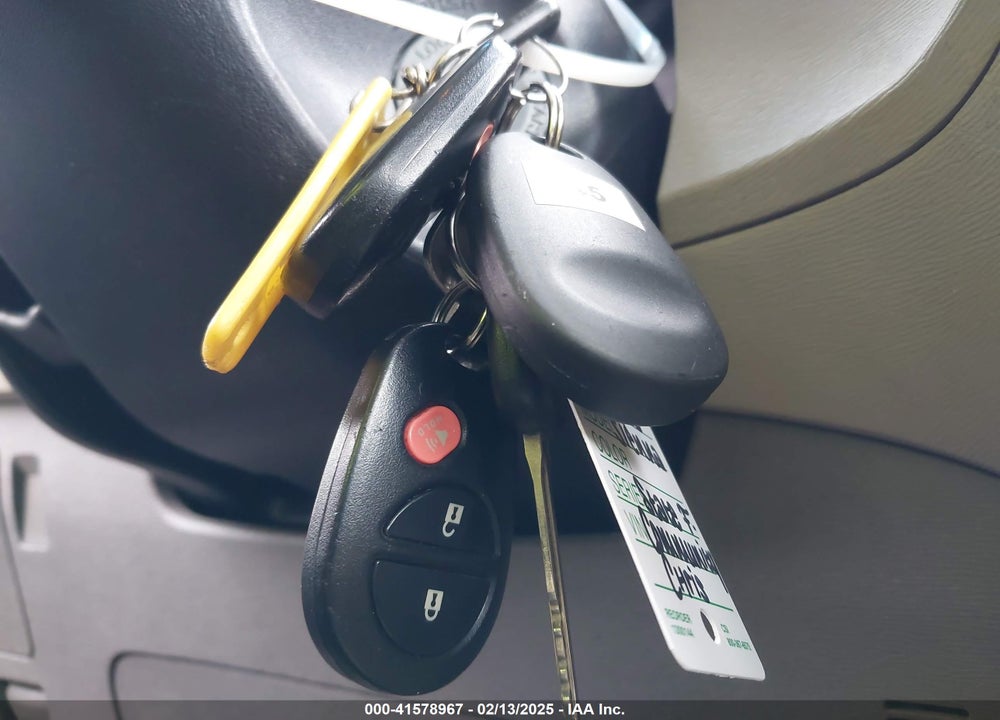 2011 TOYOTA SIENNA BASE V6 VIN: 5TDZK3DC3BS058482