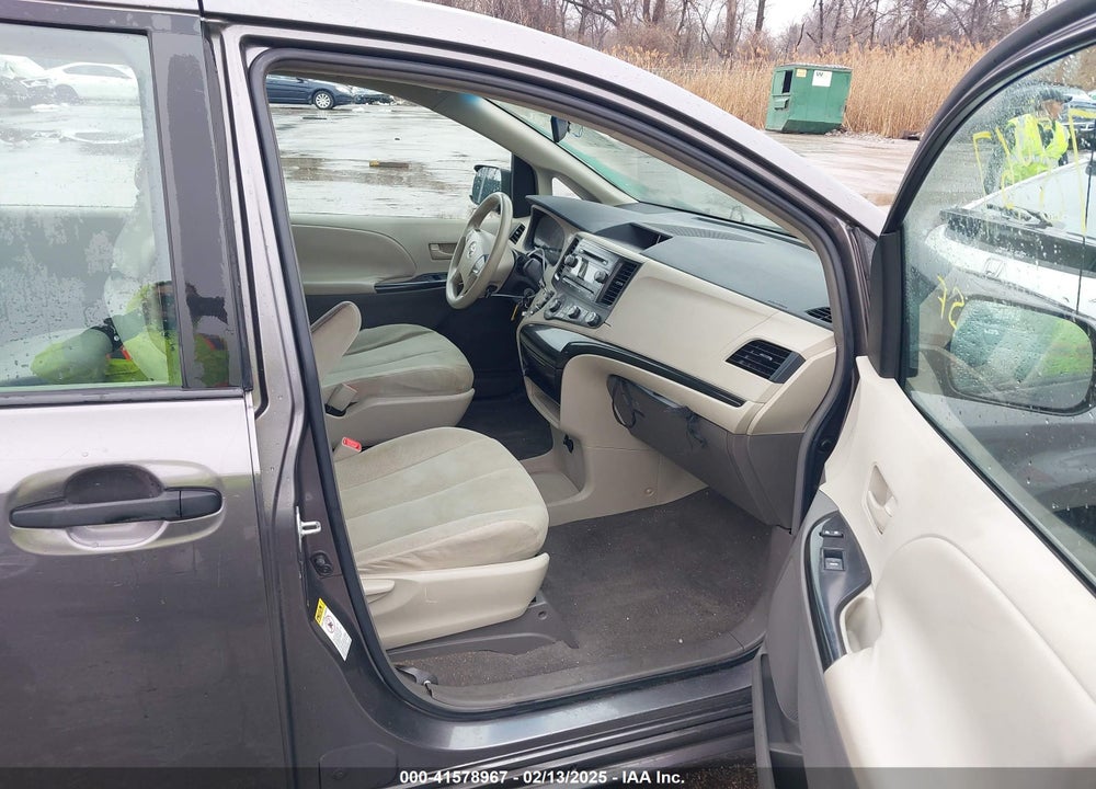 2011 TOYOTA SIENNA BASE V6 VIN: 5TDZK3DC3BS058482