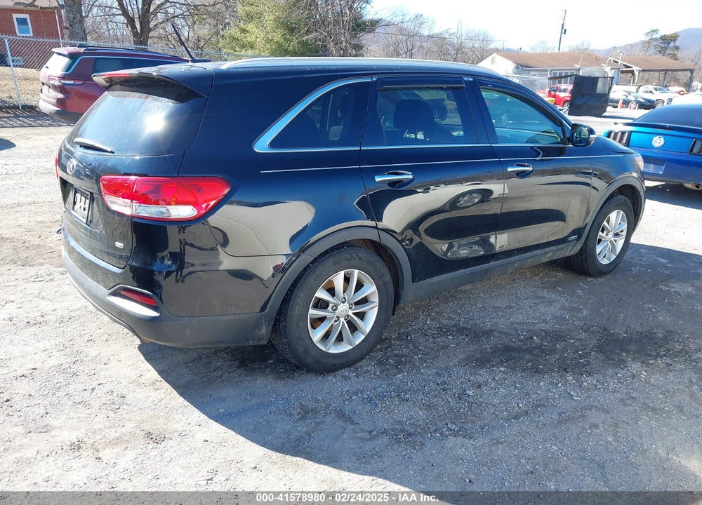 2017 KIA SORENTO 2.4L LX VIN: 5XYPGDA31HG278535