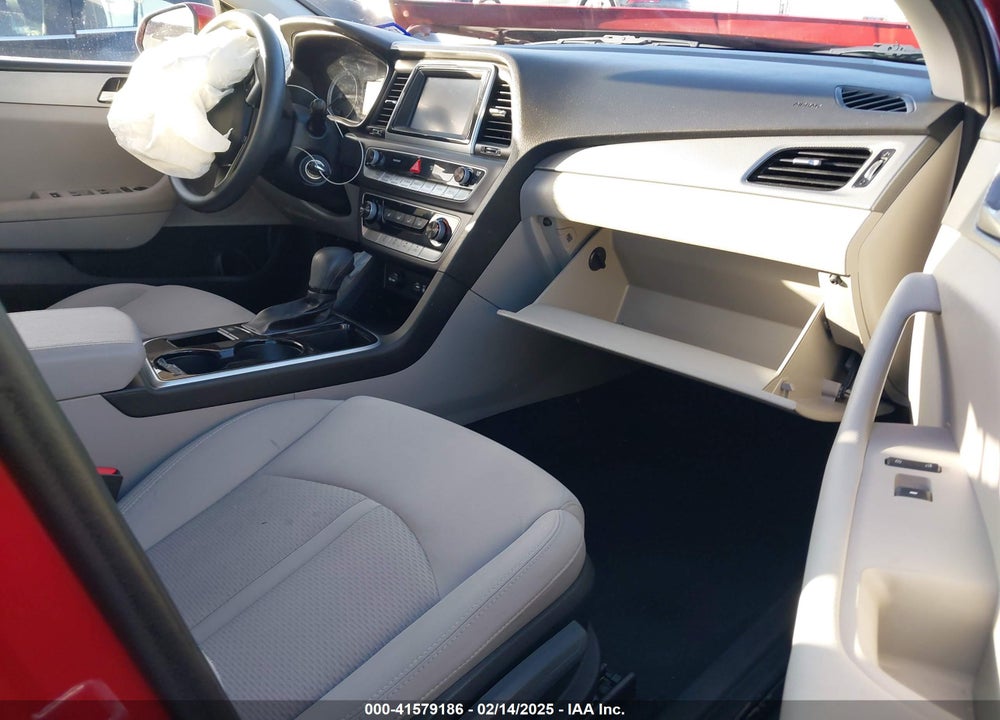 2019 HYUNDAI SONATA VIN: 5NPE24AF8KH790289