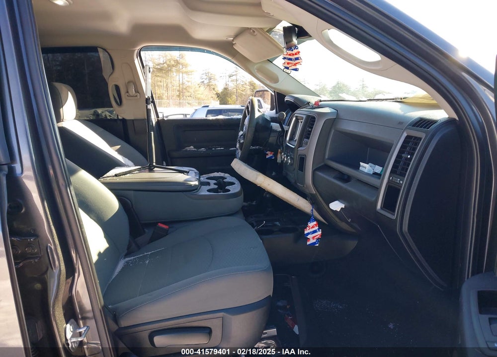 2018 RAM 2500 VIN: 3C6UR5CL3JG380790