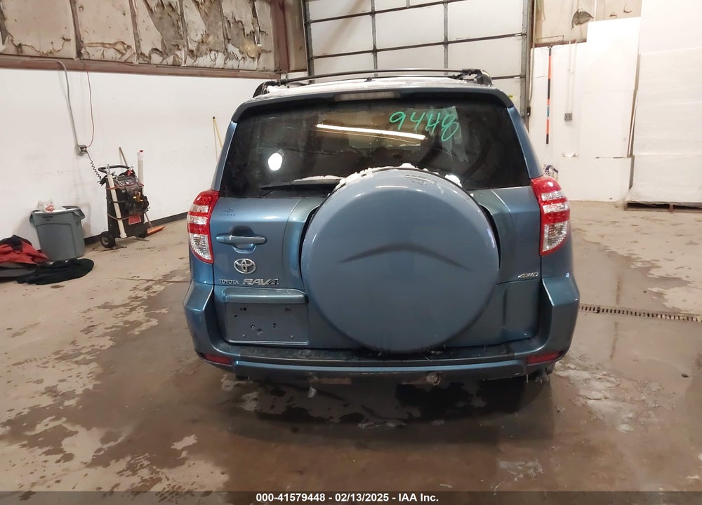 2009 TOYOTA RAV4 VIN: JTMBF33V095005425
