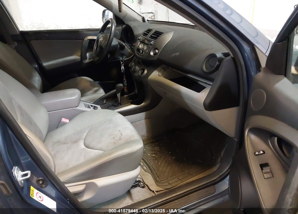 2009 TOYOTA RAV4 VIN: JTMBF33V095005425