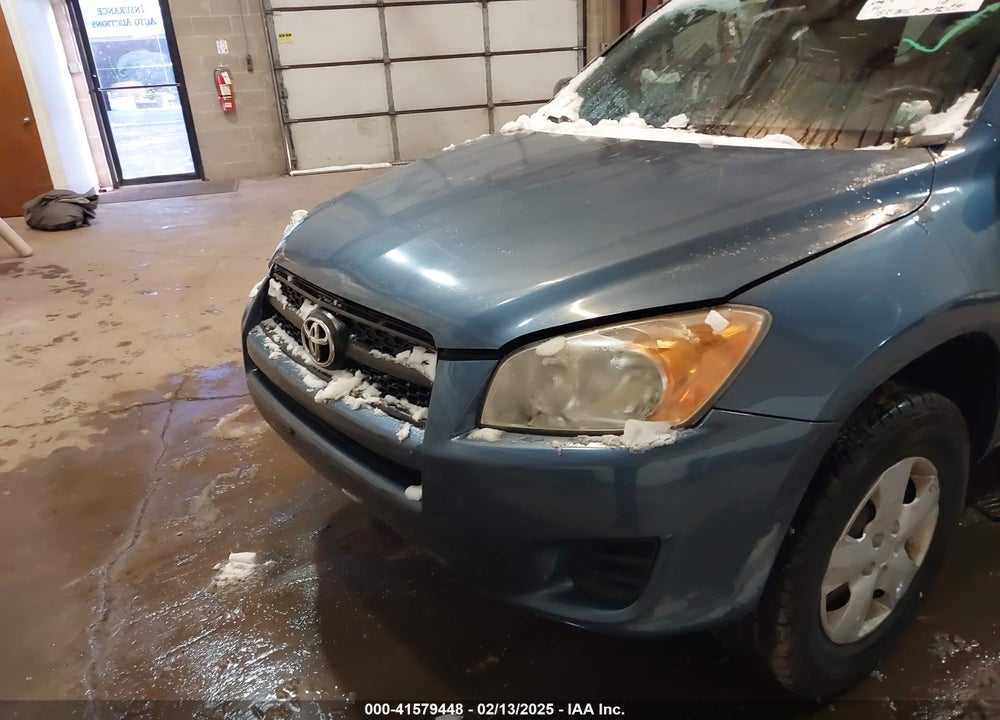 2009 TOYOTA RAV4 VIN: JTMBF33V095005425