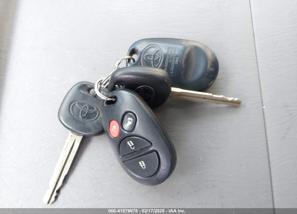 2005 TOYOTA SIENNA LE VIN: 5TDZA23C75S326176