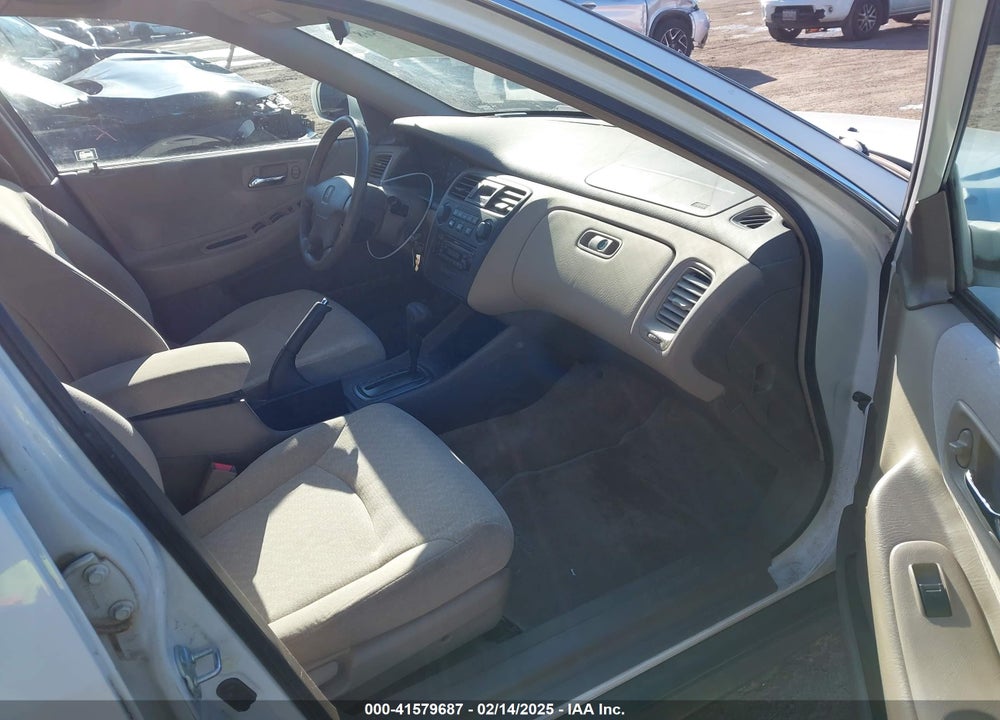 2001 HONDA ACCORD 3.0 LX VIN: 1HGCG16471A011048
