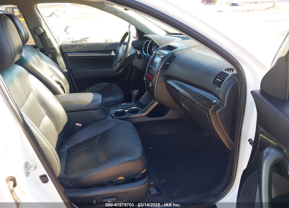 2012 KIA SORENTO SX V6 VIN: 5XYKWDA25CG266840