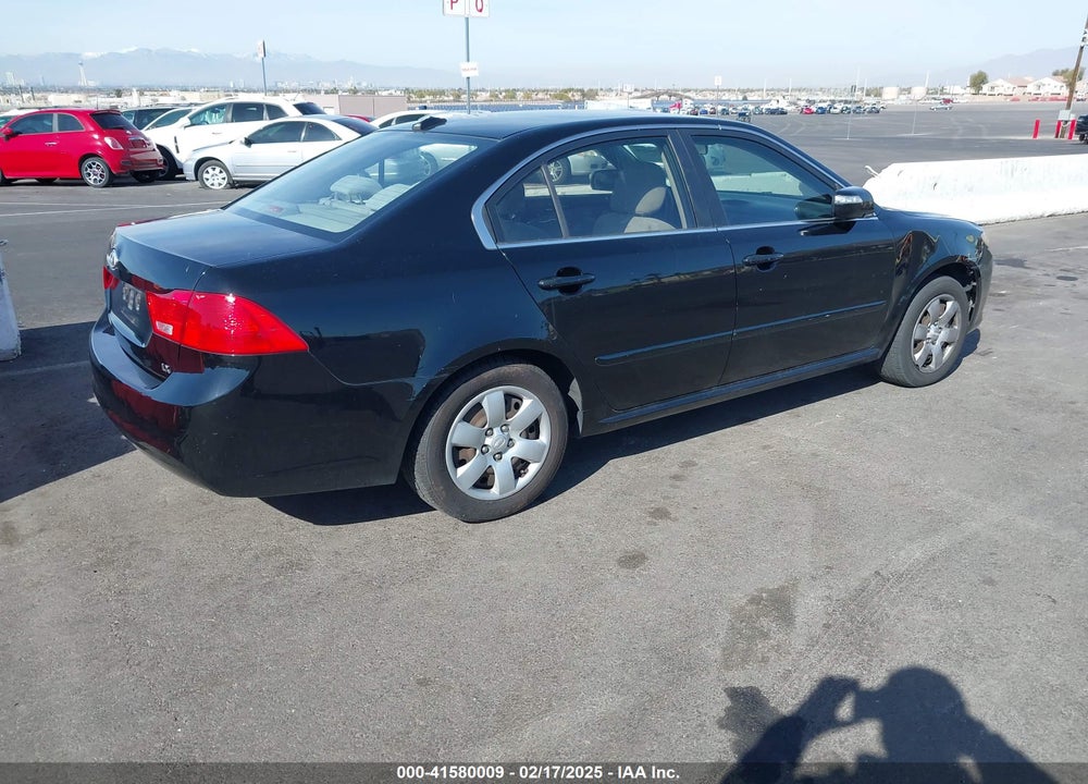 2009 KIA OPTIMA VIN: KNAGE228895356658