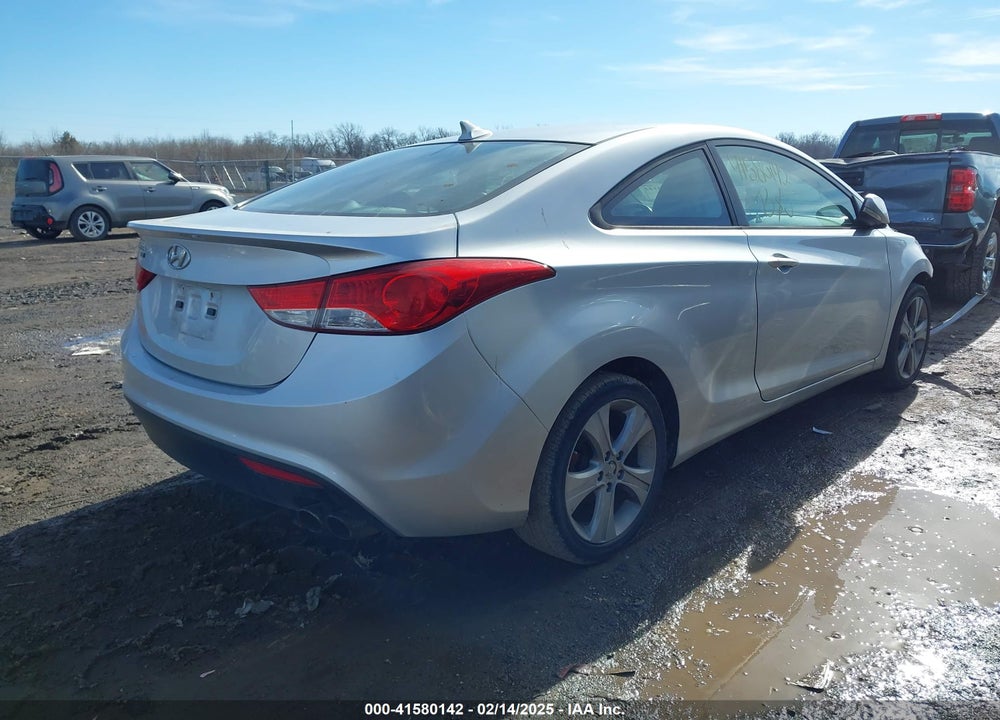2013 HYUNDAI ELANTRA VIN: KMHDH6AE9DU016425