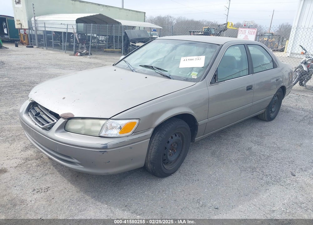 2001 TOYOTA CAMRY LE VIN: 4T1BG22K51U067682
