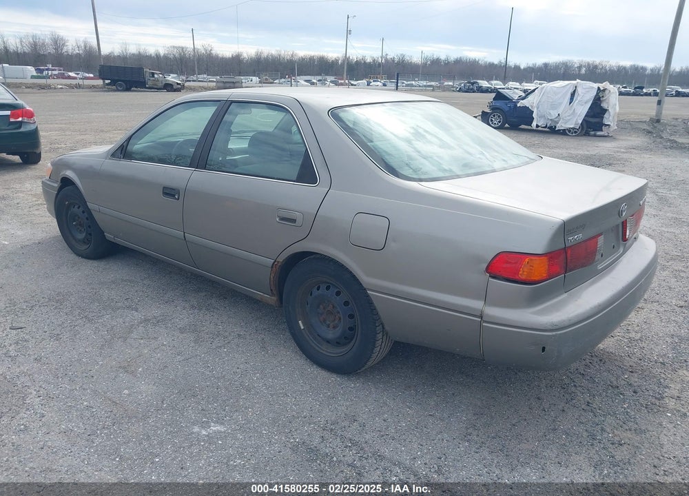 2001 TOYOTA CAMRY LE VIN: 4T1BG22K51U067682