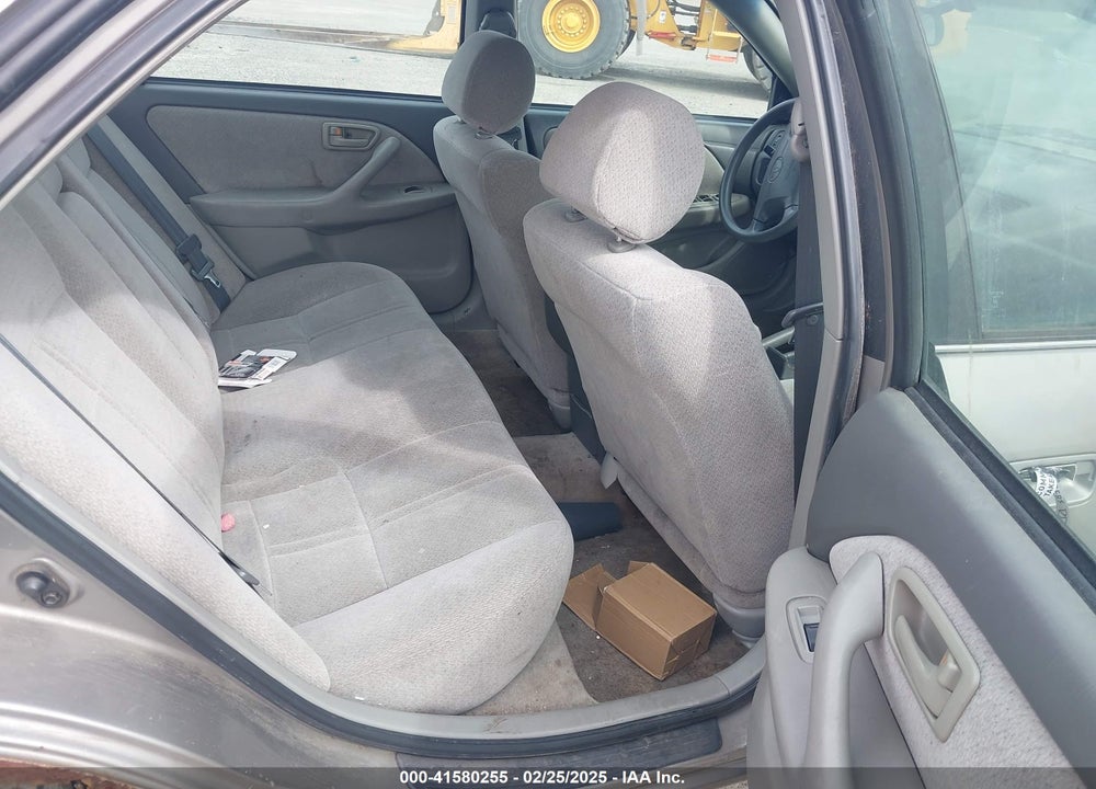 2001 TOYOTA CAMRY LE VIN: 4T1BG22K51U067682