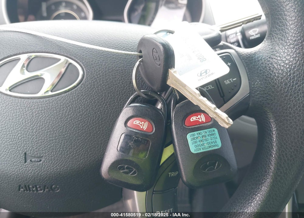 2013 HYUNDAI ELANTRA VIN: KMHDH4AEXDU681760