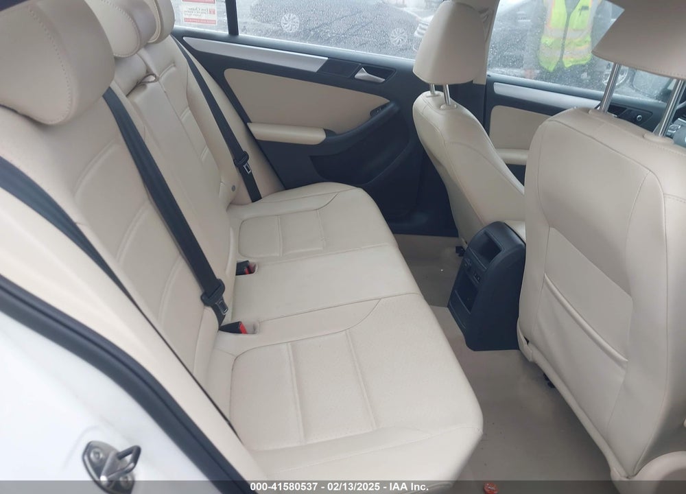 2013 VOLKSWAGEN JETTA 2.5L SE VIN: 3VWBP7AJ0DM440837