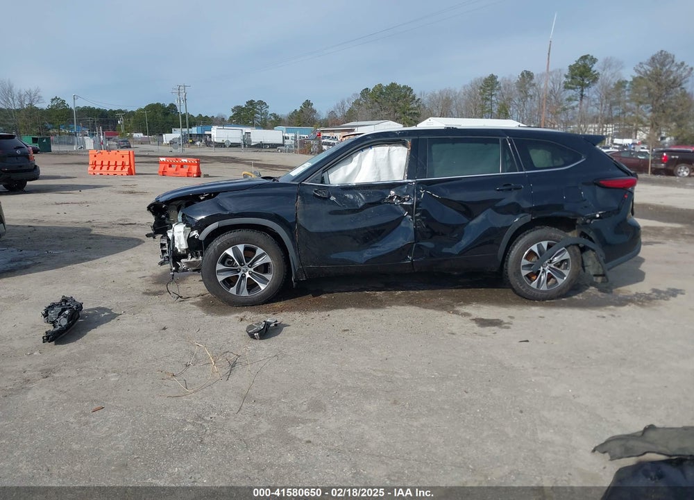 2022 TOYOTA HIGHLANDER VIN: 5TDHZRBH2NS257729