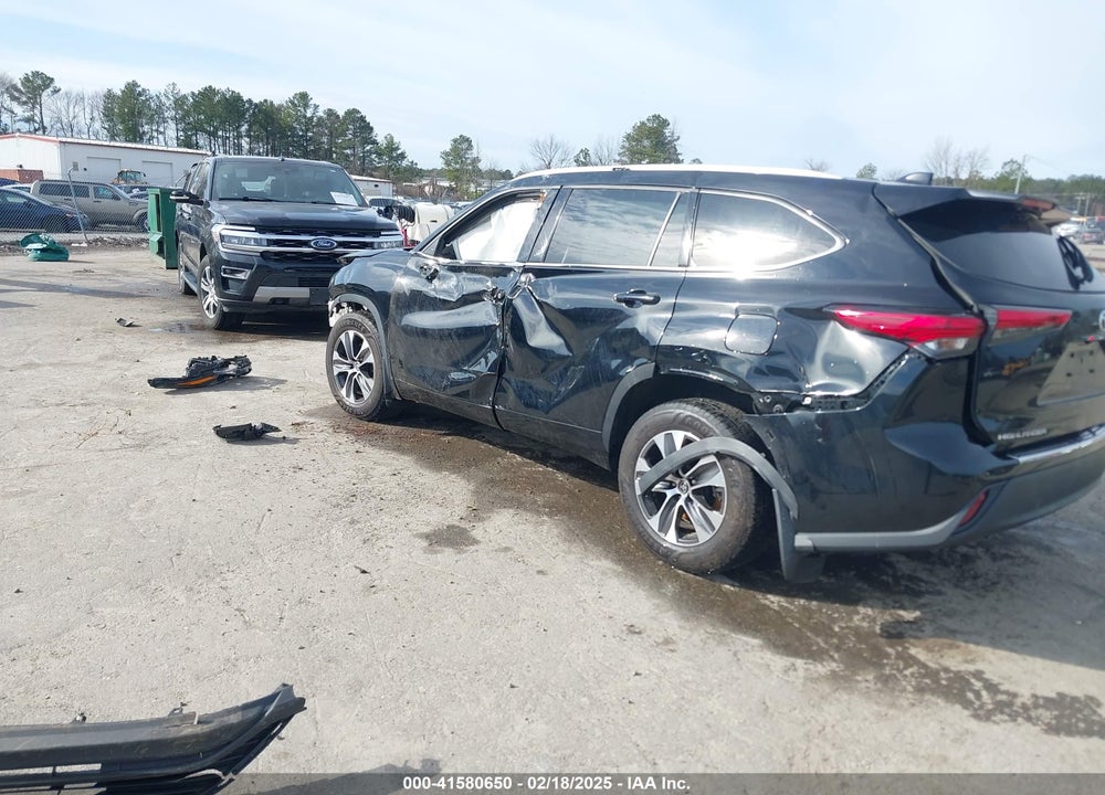 2022 TOYOTA HIGHLANDER VIN: 5TDHZRBH2NS257729