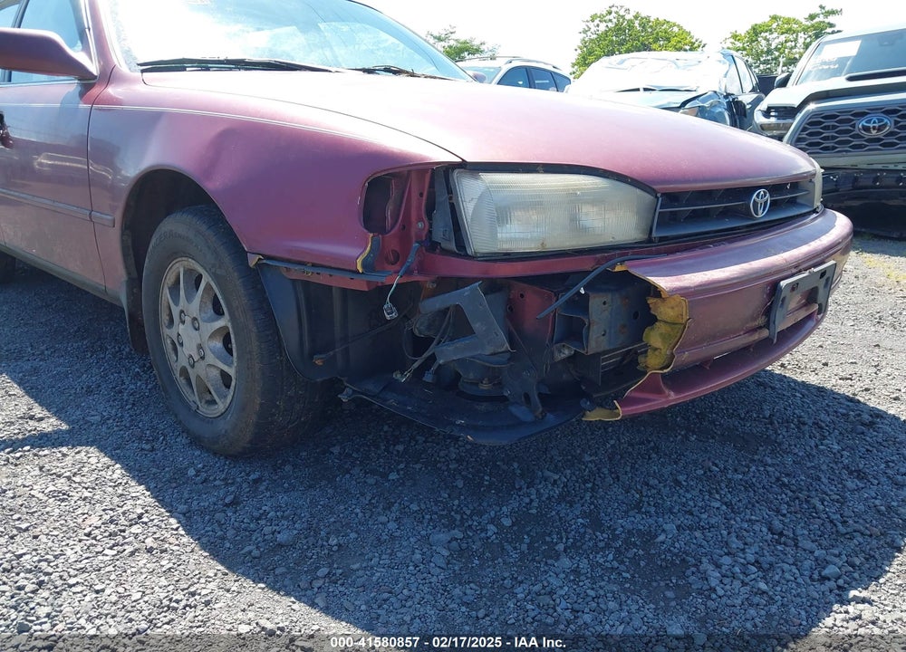 1992 TOYOTA CAMRY LE VIN: 4T1SK12W6NU126479