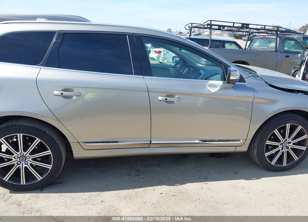 2016 VOLVO XC60 VIN: YV440MDK1G2854334