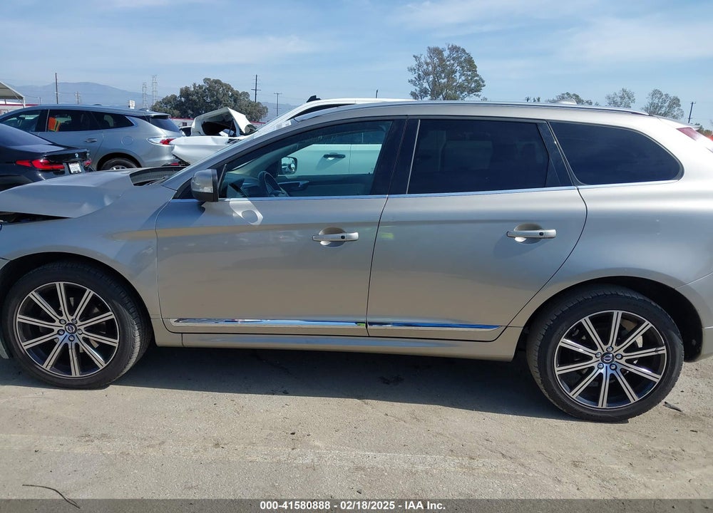 2016 VOLVO XC60 VIN: YV440MDK1G2854334