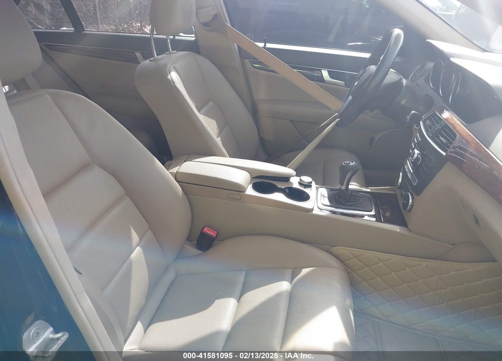 2014 MERCEDES-BENZ C 250 VIN: WDDGF4HB6ER313394