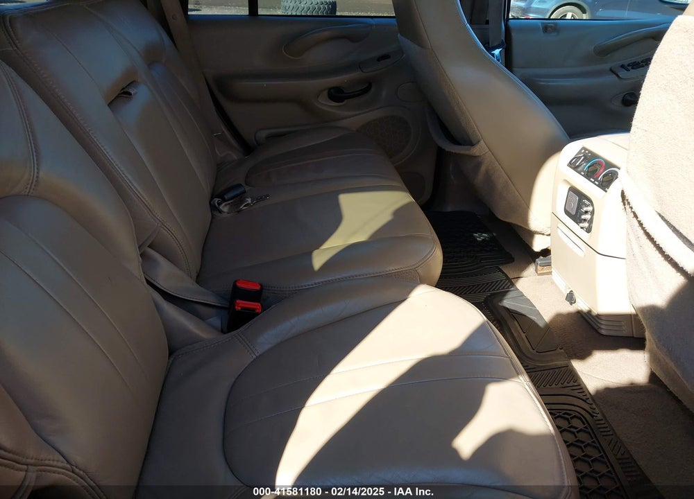 2001 FORD EXPEDITION EDDIE BAUER VIN: 1FMPU18L01LA10806