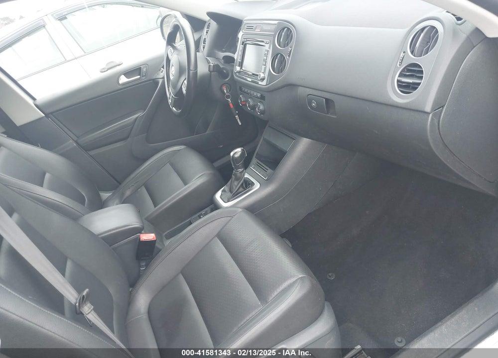 2013 VOLKSWAGEN TIGUAN SE VIN: WVGBV7AX1DW540048