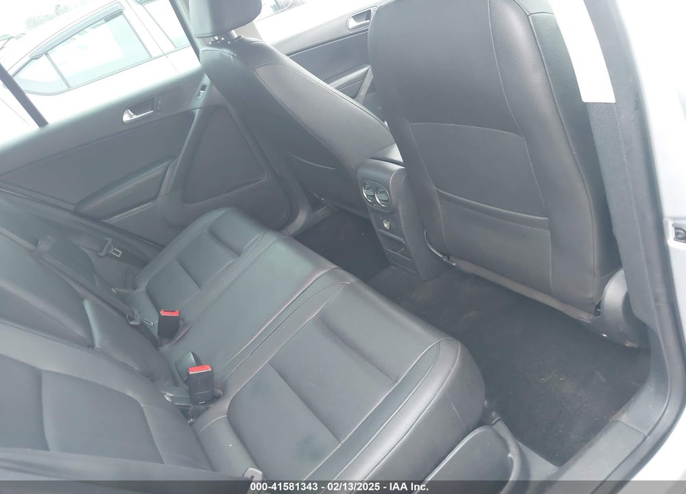 2013 VOLKSWAGEN TIGUAN SE VIN: WVGBV7AX1DW540048