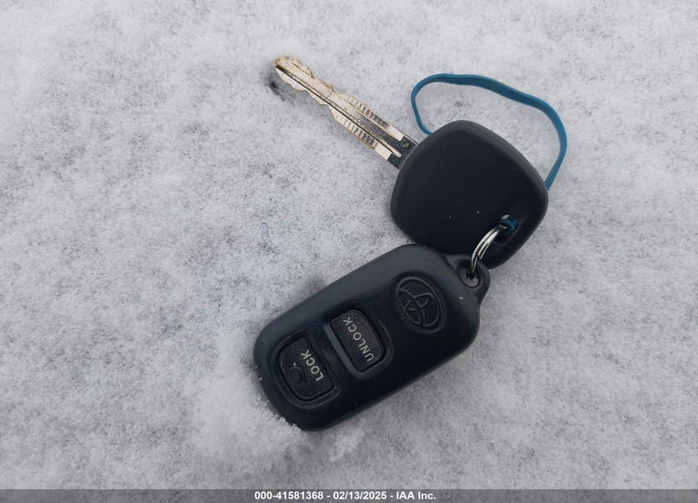 2008 TOYOTA COROLLA CE VIN: 2T1BR32EX8C865228