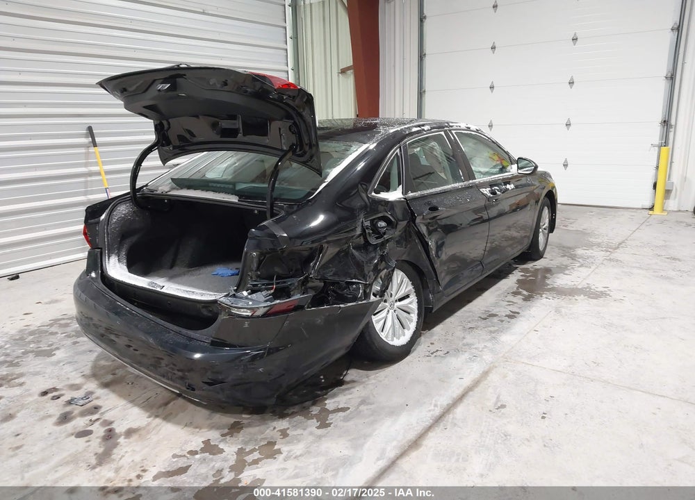 2019 VOLKSWAGEN JETTA VIN: 3VWCB7BU4KM131123
