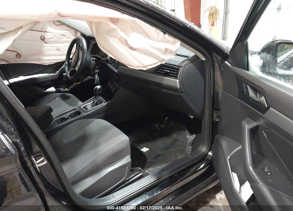 2019 VOLKSWAGEN JETTA VIN: 3VWCB7BU4KM131123