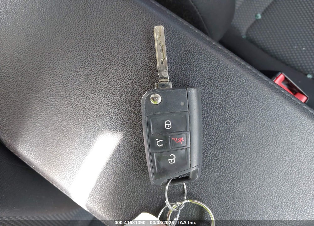 2019 VOLKSWAGEN JETTA VIN: 3VWCB7BU4KM131123