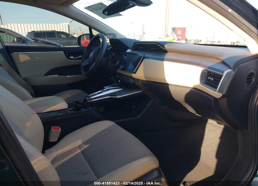2018 HONDA CLARITY PLUG-IN HYBRID VIN: JHMZC5F15JC020531