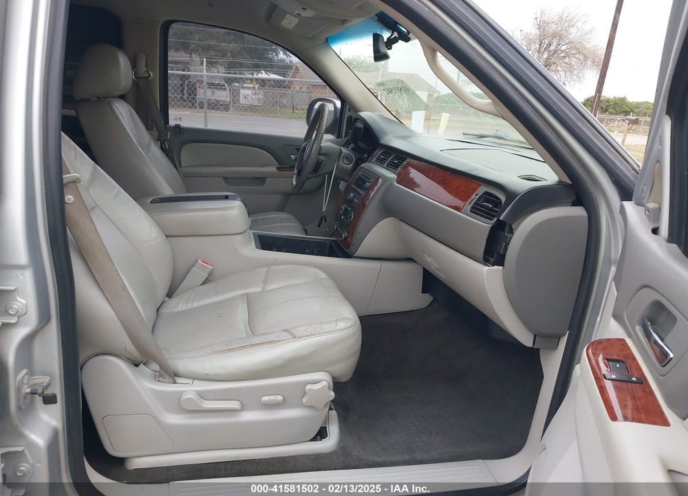 2010 CHEVROLET TAHOE LT VIN: 1GNUKBE04AR278209