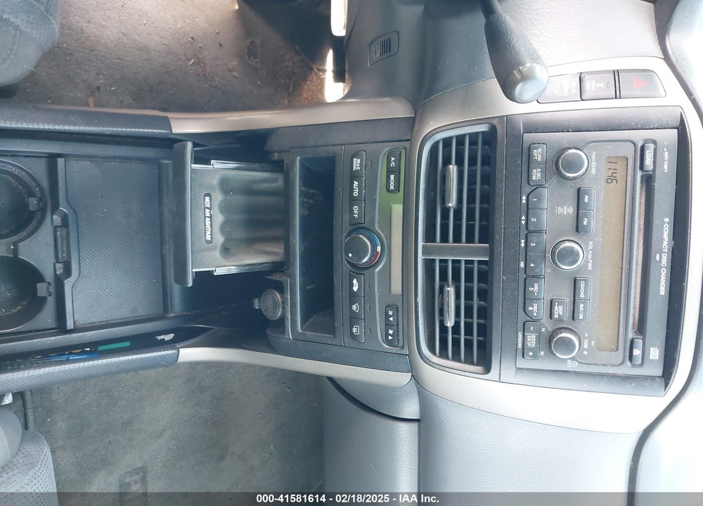 2006 HONDA PILOT EX VIN: 5FNYF18446B013634