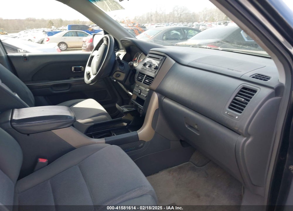 2006 HONDA PILOT EX VIN: 5FNYF18446B013634