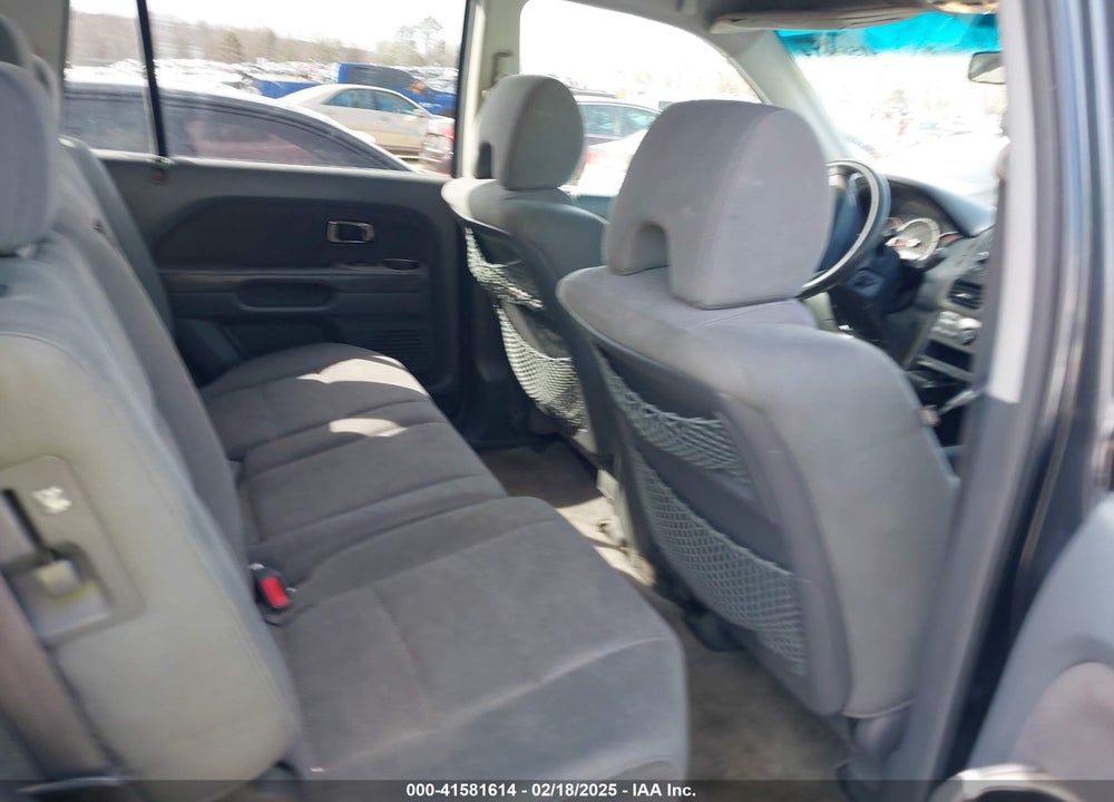 2006 HONDA PILOT EX VIN: 5FNYF18446B013634