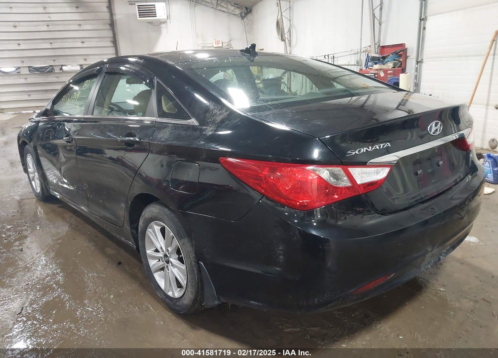 2011 HYUNDAI SONATA VIN: 5NPEB4AC4BH138775