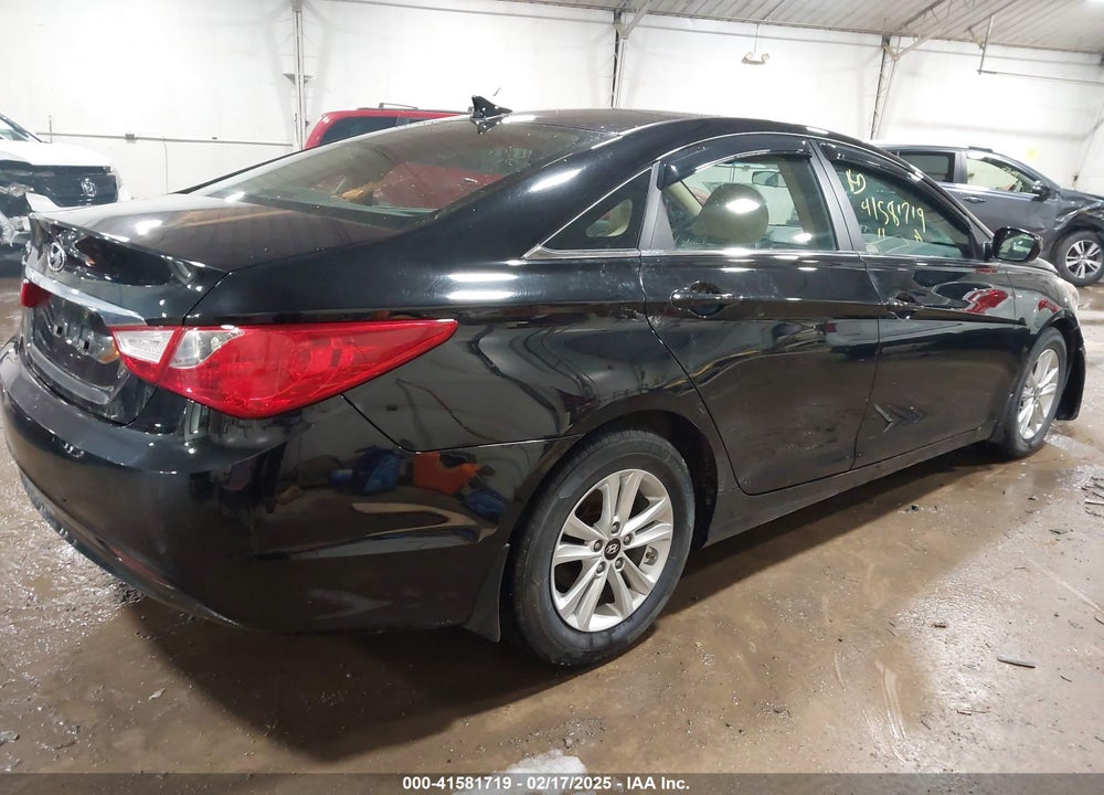 2011 HYUNDAI SONATA VIN: 5NPEB4AC4BH138775