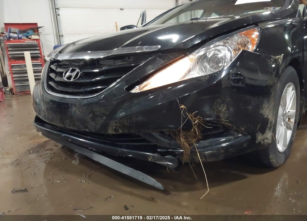 2011 HYUNDAI SONATA VIN: 5NPEB4AC4BH138775