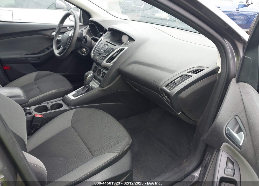 2014 FORD FOCUS VIN: 1FADP3K21EL176175