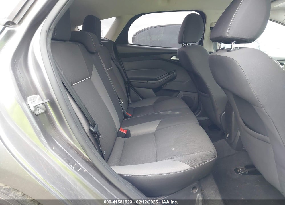2014 FORD FOCUS VIN: 1FADP3K21EL176175