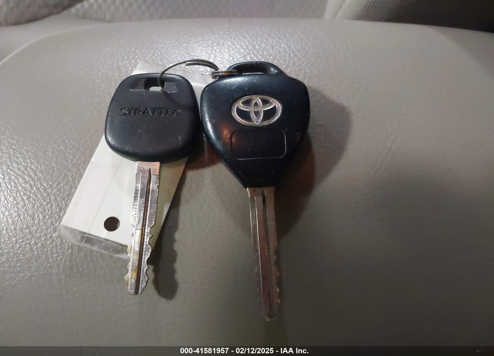 2008 TOYOTA RAV4 LIMITED VIN: JTMZD31V685114607