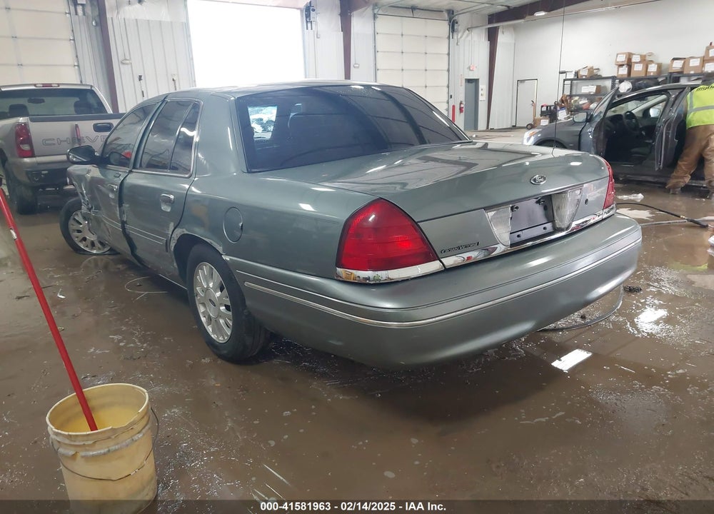 2005 FORD CROWN VICTORIA LX/LX SPORT VIN: 2FAFP74W05X124670