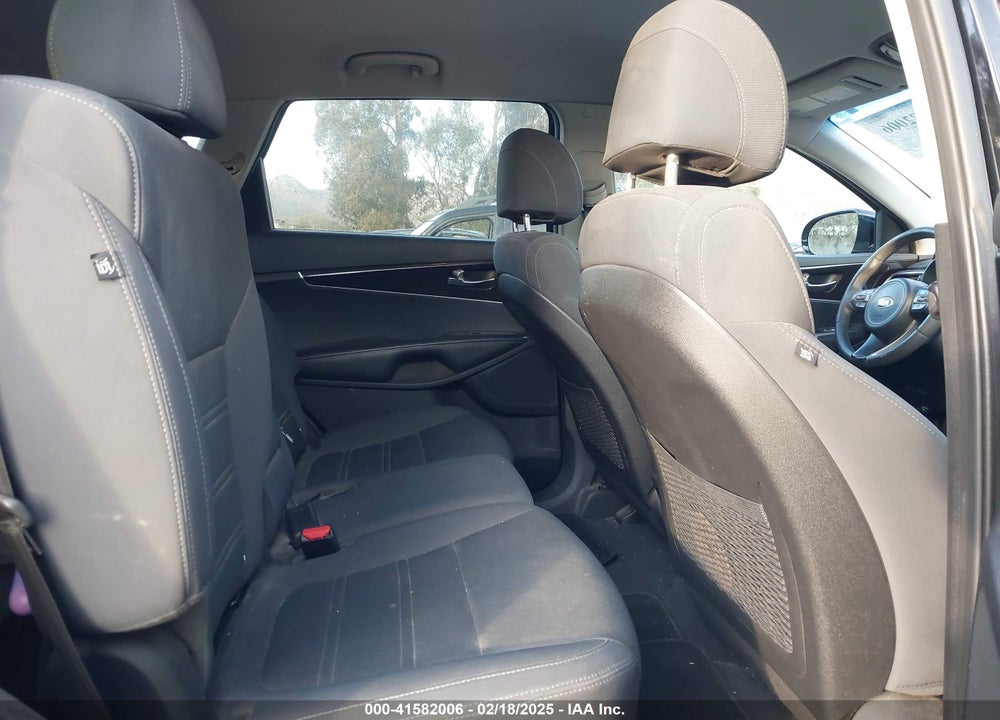 2017 KIA SORENTO 2.4L LX VIN: 5XYPG4A3XHG196349