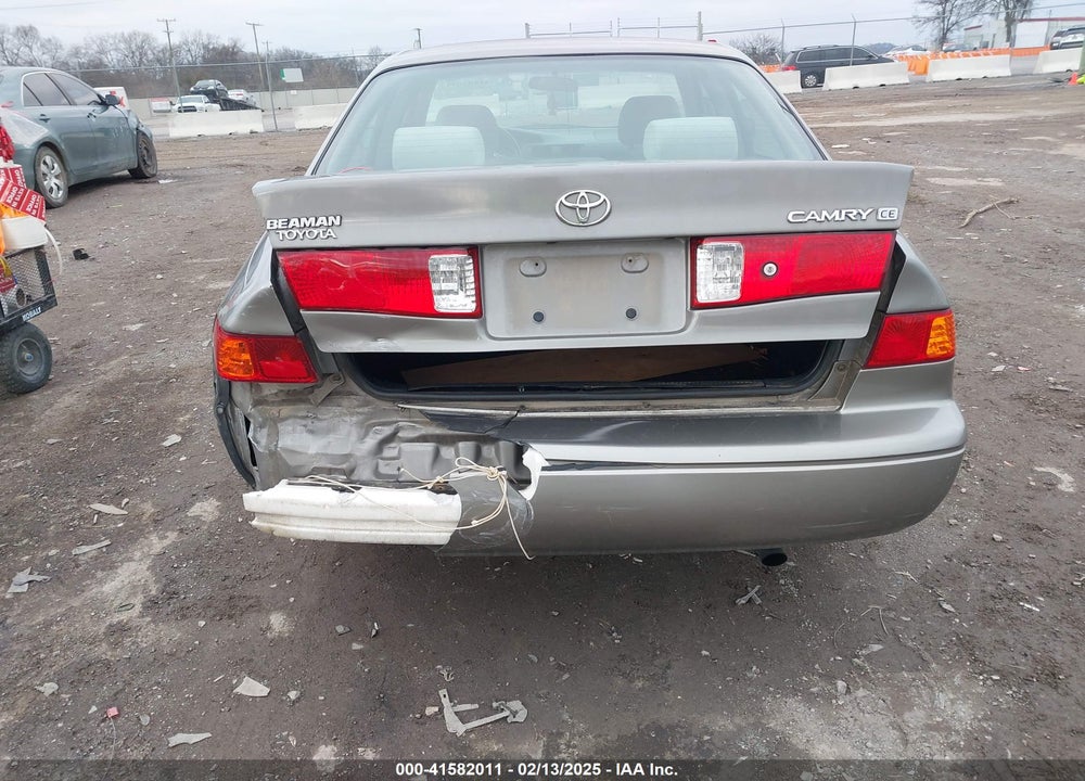 2001 TOYOTA CAMRY CE VIN: 4T1BG22K91U081018
