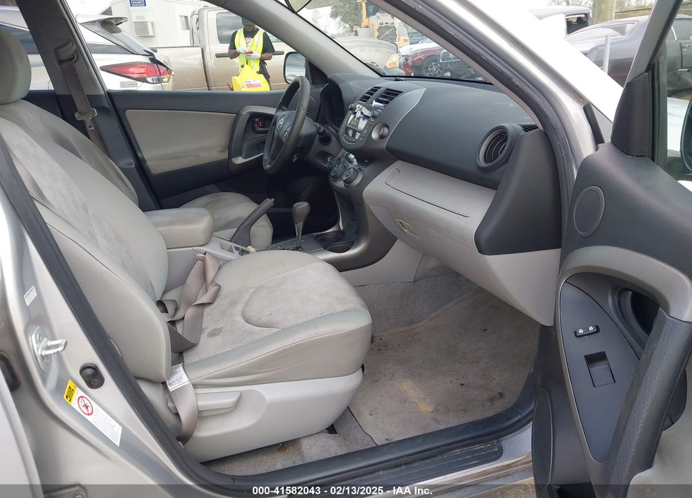 2009 TOYOTA RAV4 VIN: JTMZF33V595008979