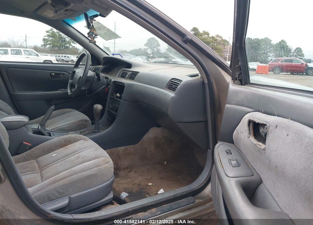 2001 TOYOTA CAMRY CE/LE/XLE VIN: 4T1BG22K61U050405
